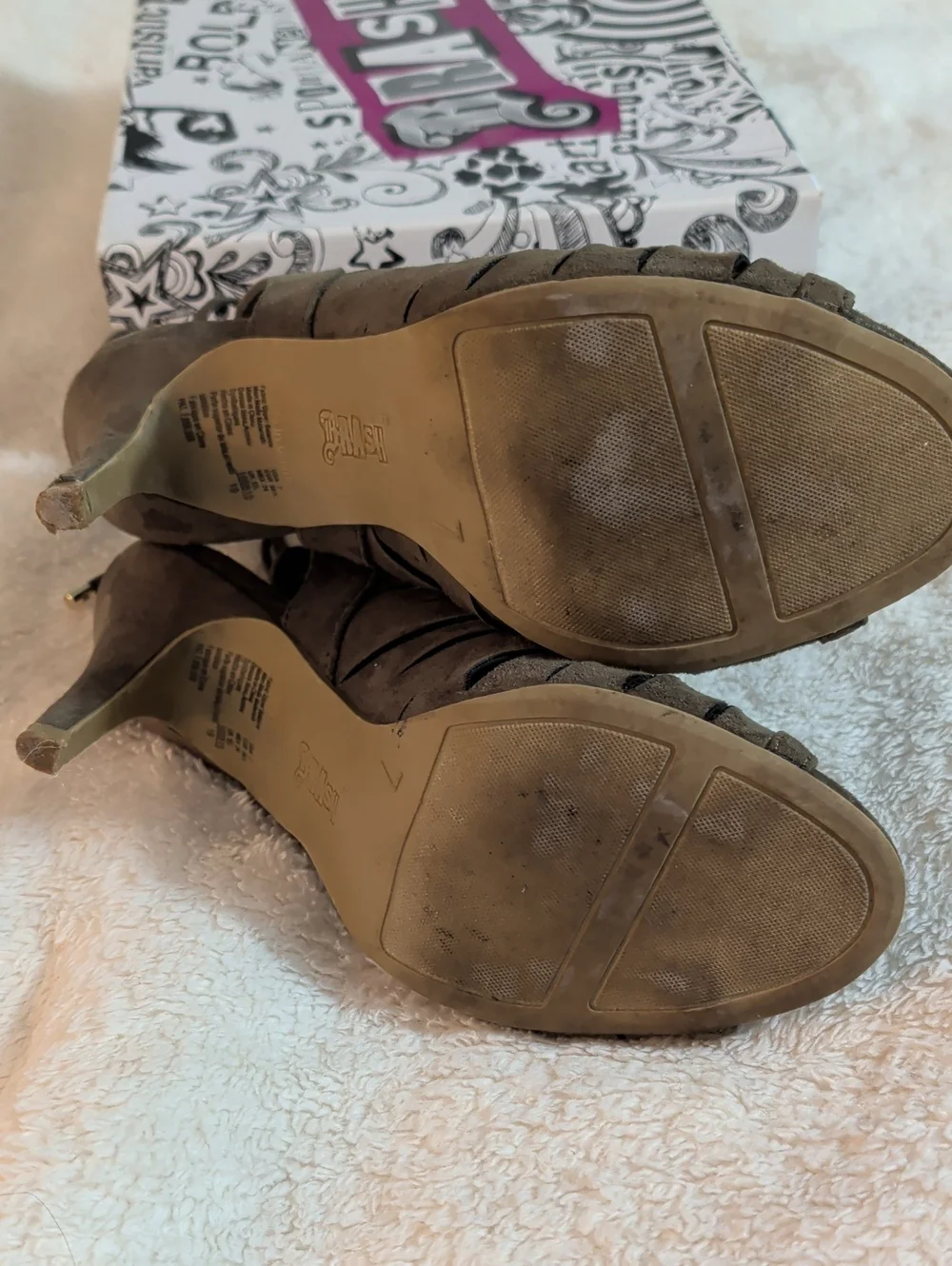 Women's Brash Olive Green Faux Suede Peep Toe Booties Heel Box Tag Size 7